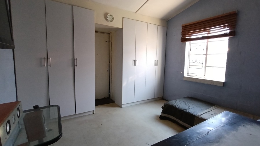 1 Bedroom Property for Sale in Valhalla Park Western Cape